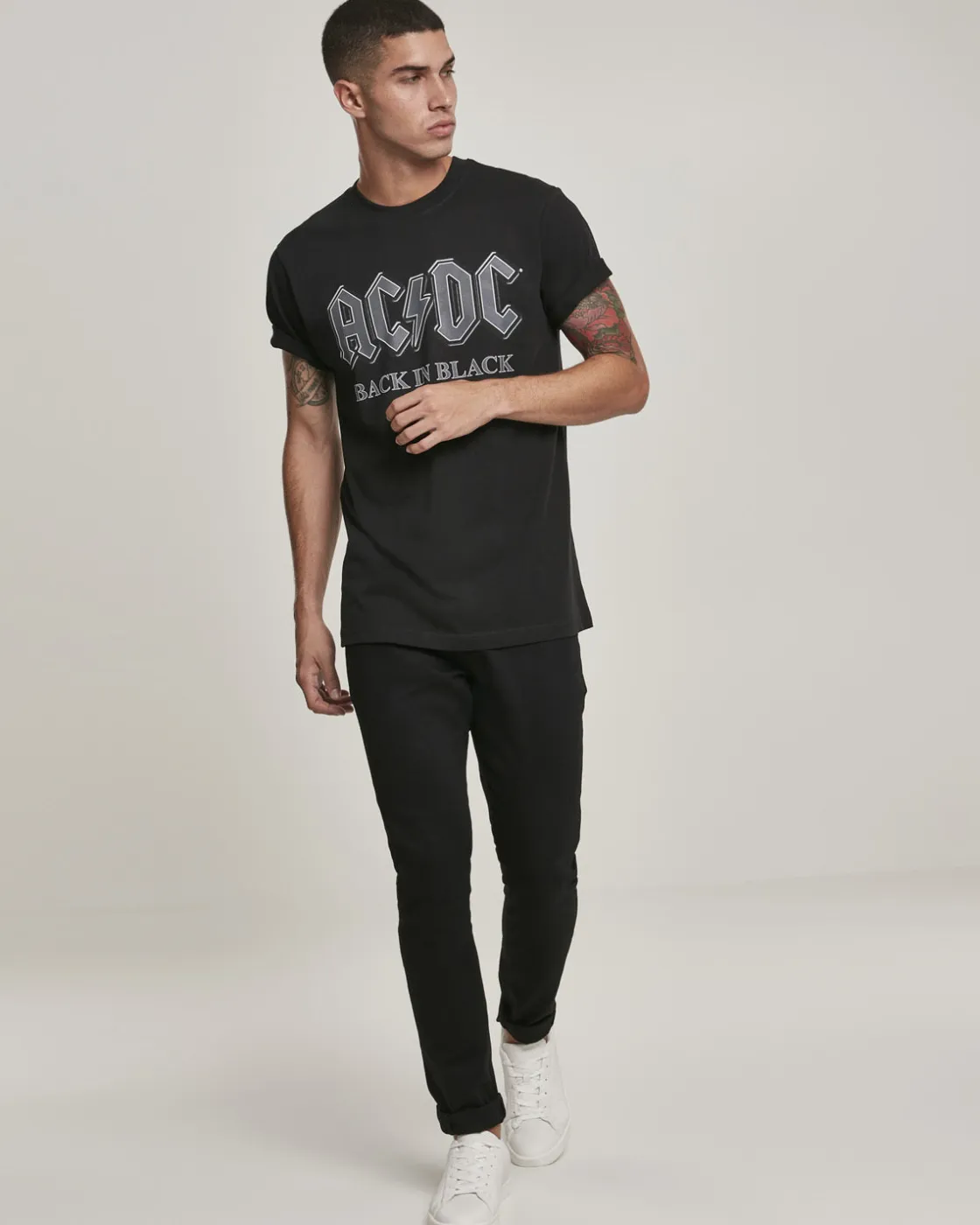 Hot AC/DC Back in black t-paita - Musta T-Paidat|Bändi- & Leffatuotteet