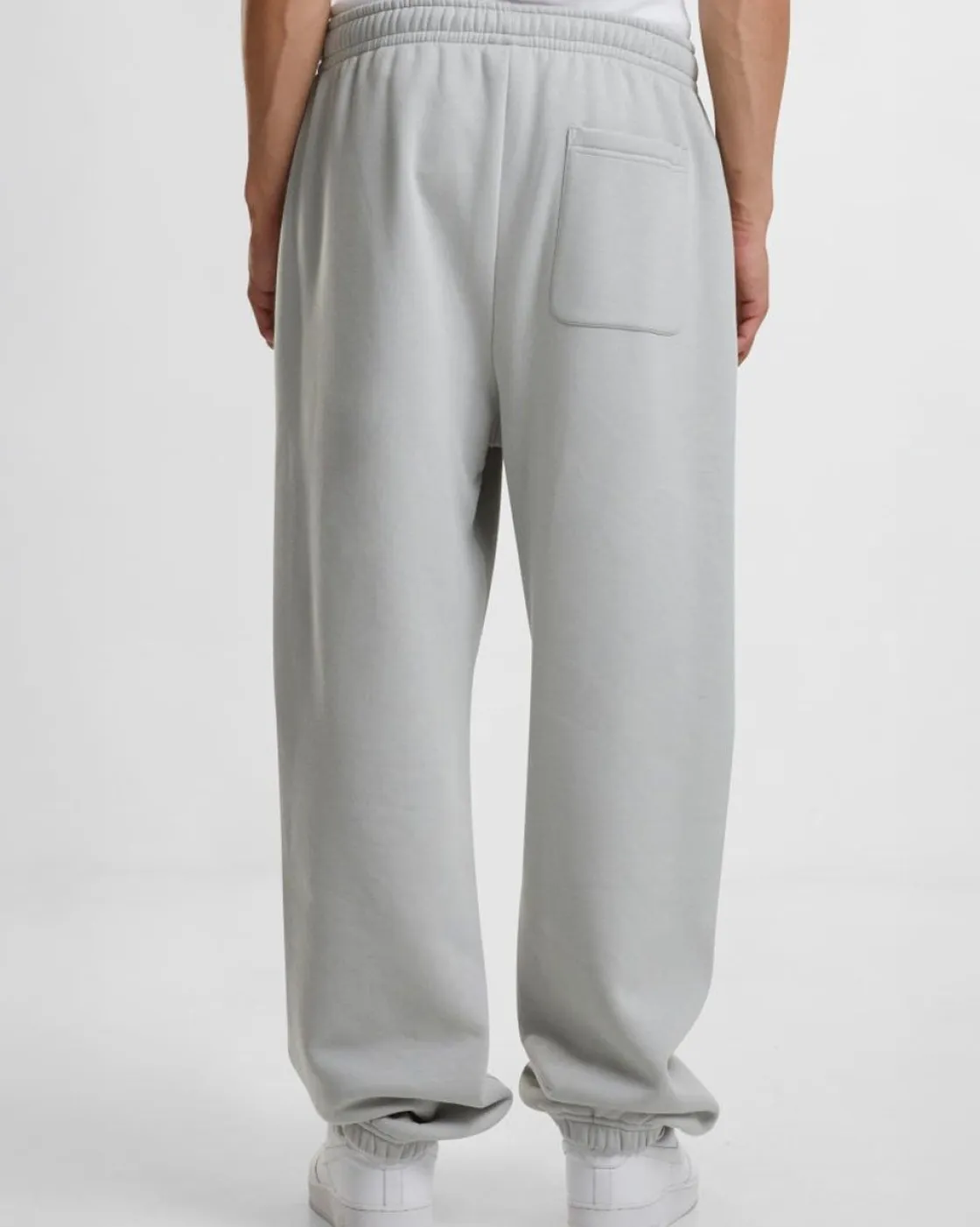 Outlet Basic joggerit Housut