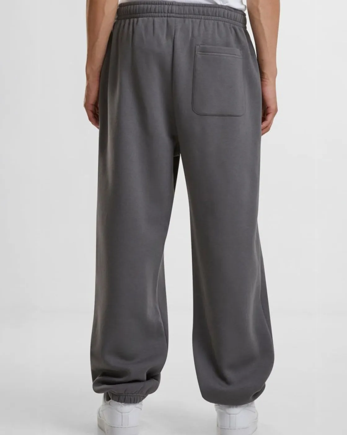 Outlet Basic joggerit Housut