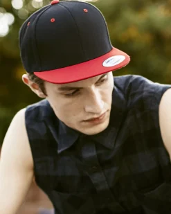 2-Tone classic snapback - Musta/Punainen Päähineet